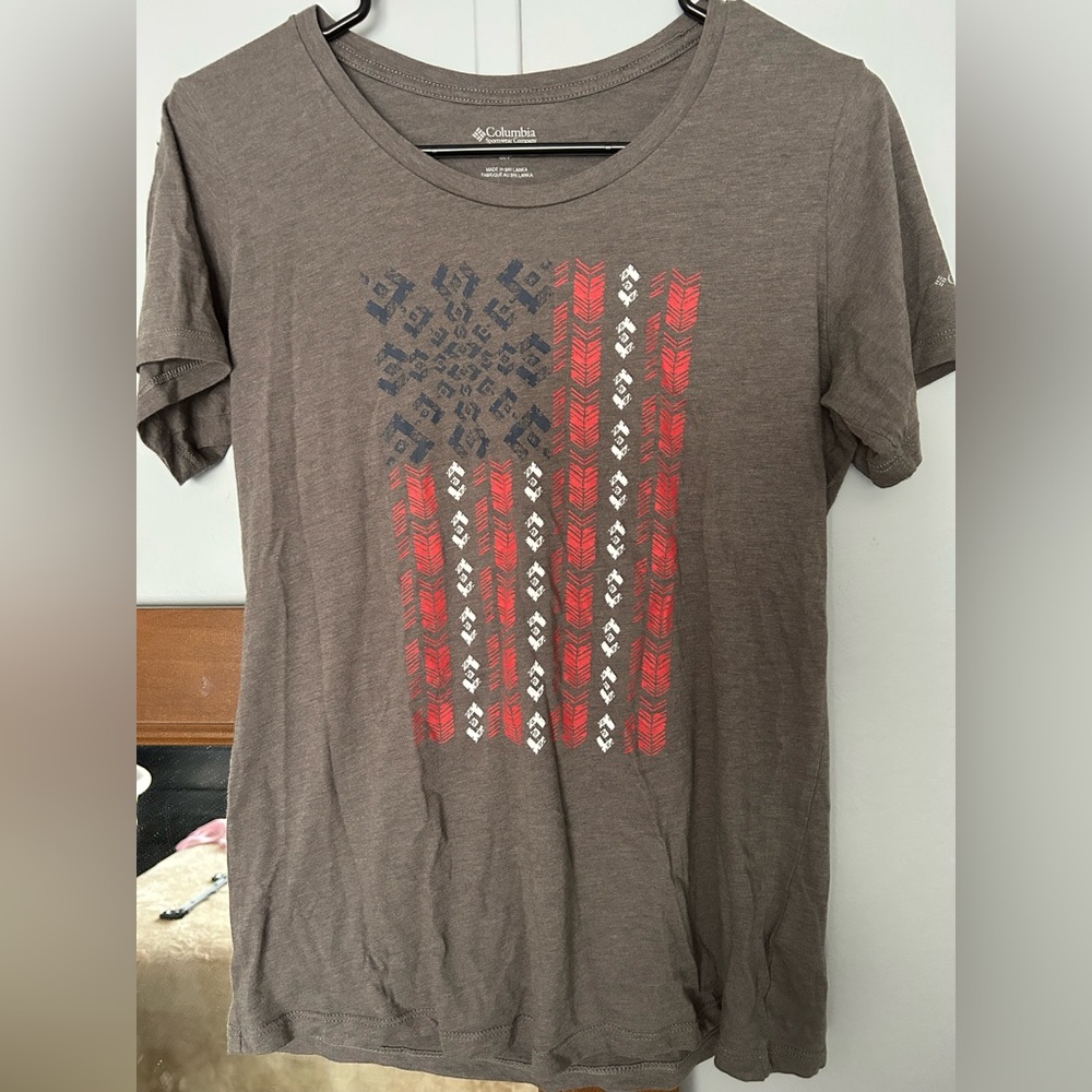Columbia Grey Graphic Short Sleeve Tee